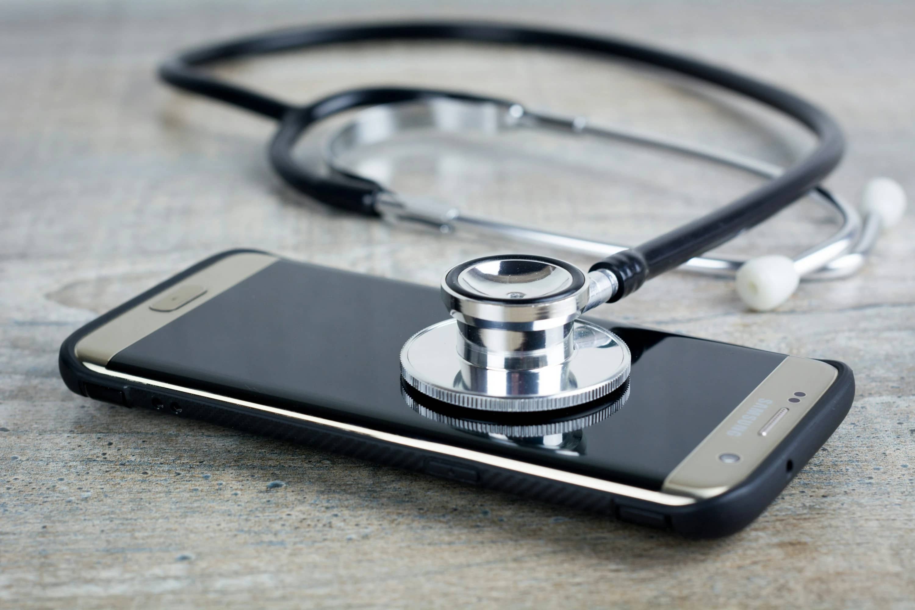 Mit Diagnose-Apps Handy-Reparaturen sparen
